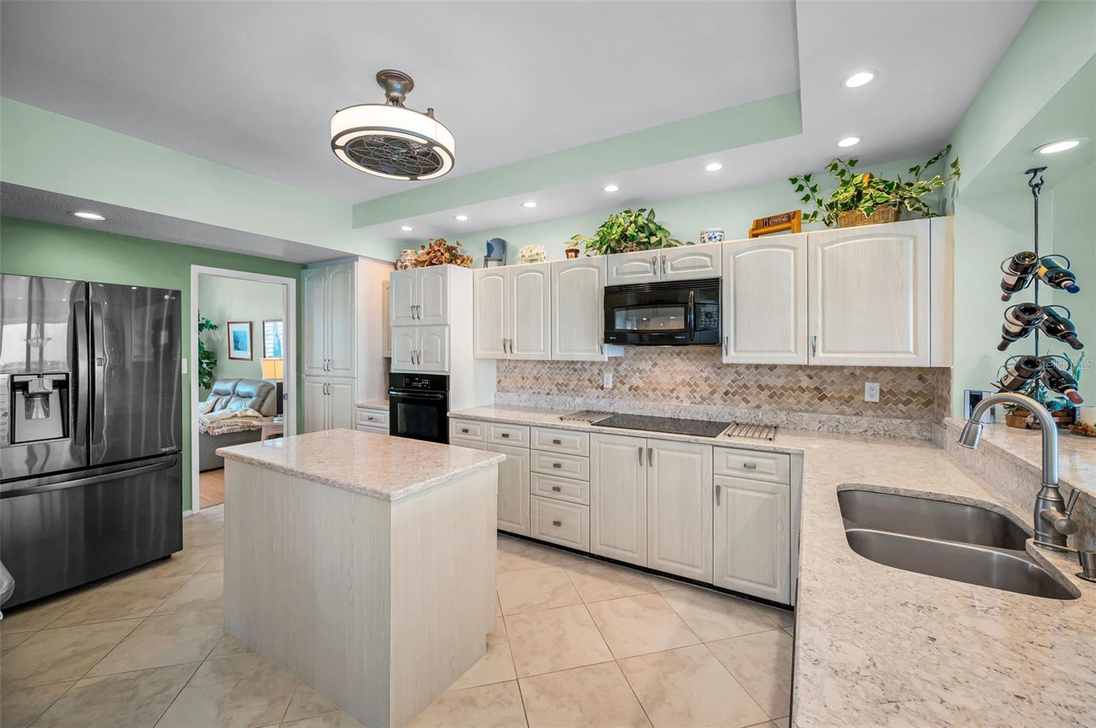 HARBOURSIDE CONDO - Residential