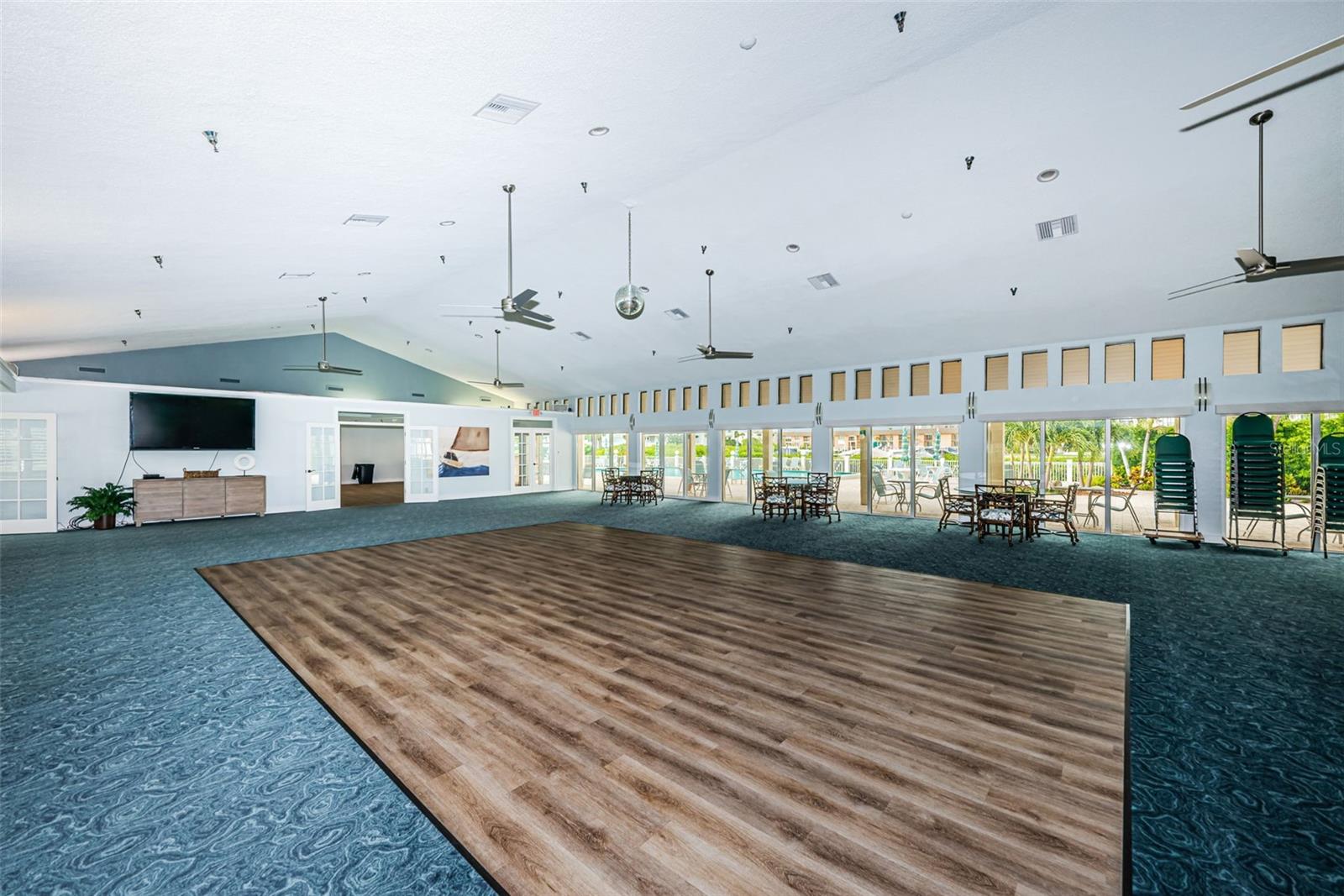 HARBOURSIDE CONDO - Residential