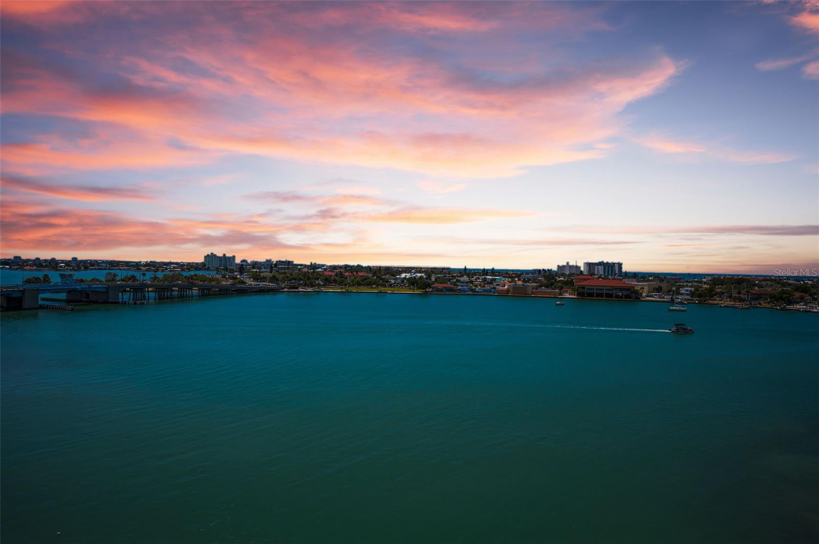 HARBOURSIDE CONDO - Residential