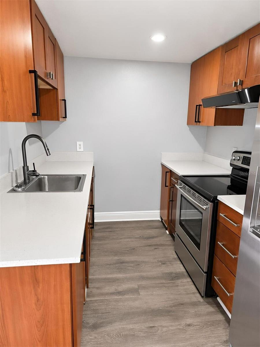 Casas a venda 4 - Jen Dantas 721 FOSTER AVENUE