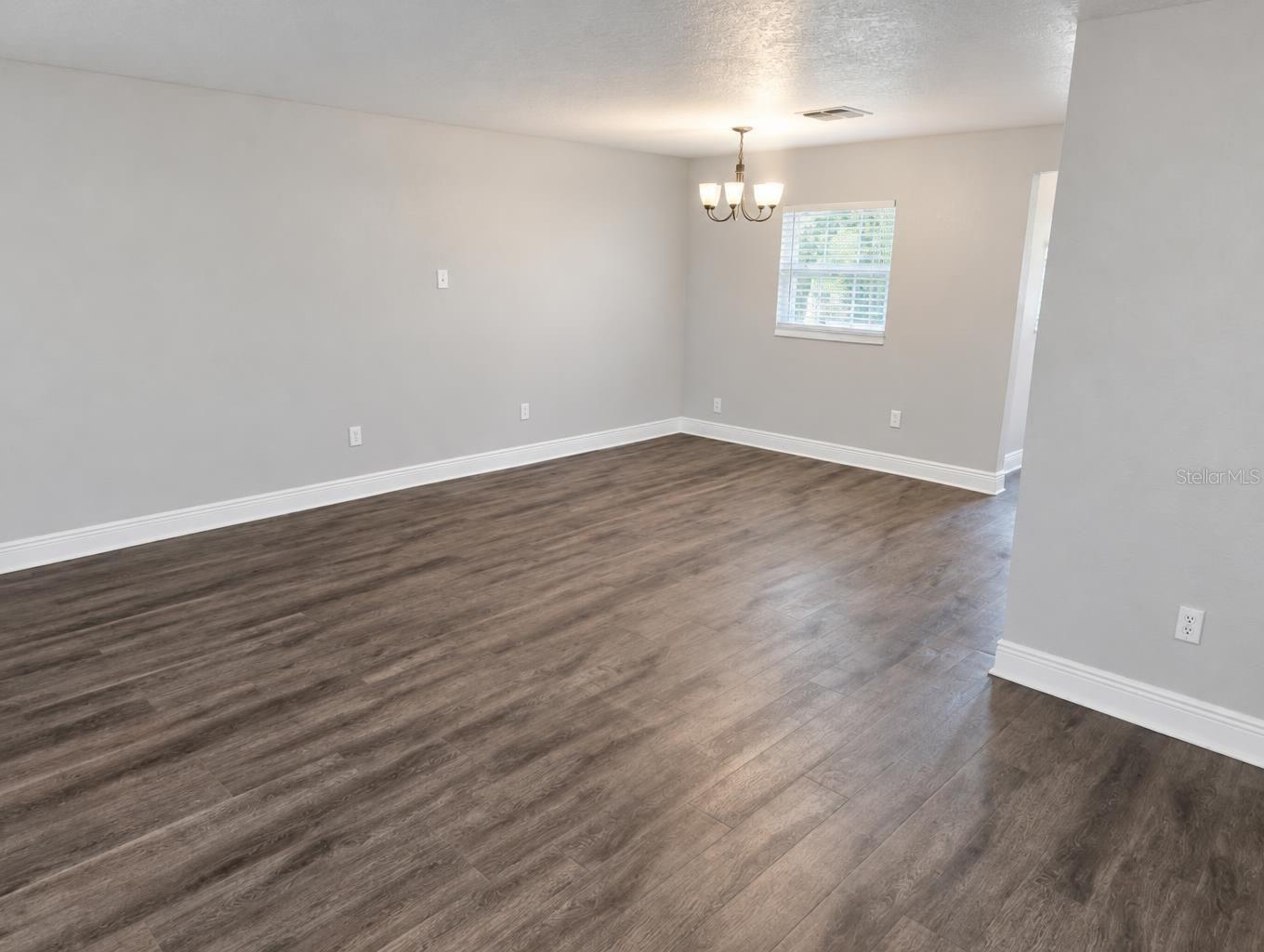 Casas a venda 2 - Jen Dantas 721 FOSTER AVENUE