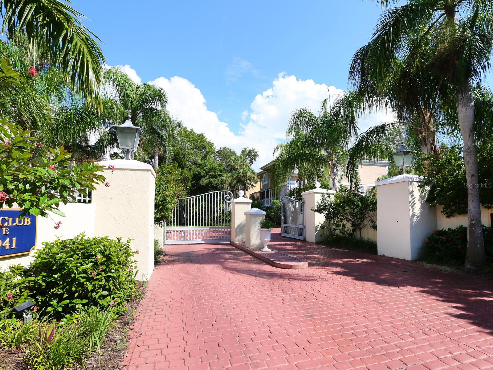 3954 HAMILTON CLUB CIRCLE 14