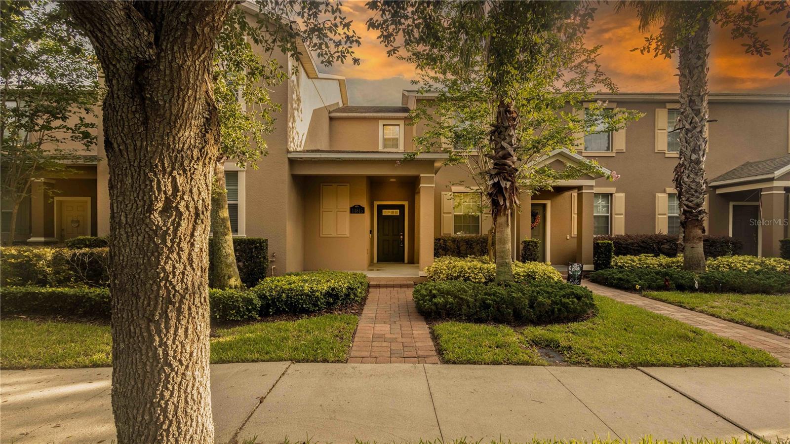 Welcome to 14815 Driftwater Drive—an updated, move-in ready townhome in the heart of Winter Garden’s sought-after Independence community. With 4 bedrooms, 2.5 baths, and nearly 2,000 sq ft, this home offers the space and layout of a single-family home without the maintenance.
Backed by peaceful conservation and facing a small neighborhood park, the setting is ideal. Inside, enjoy an open floor plan with upgraded tile floors, a modern kitchen with granite counters and 42" cabinets, and a first-floor master suite with a walk-in closet. Upstairs features three more bedrooms and a versatile loft—perfect for a home office, media room, or play space.
Step outside to a covered brick paver patio and private breezeway leading to a 2-car garage. HOA includes lawn care, cable, and internet, plus access to resort-style amenities: pools, clubhouse, fitness center, courts, trails, playgrounds, and a community boat ramp.
Zoned for top-rated A-rated schools and just minutes to Disney and Horizon West, this one has the location, layout, and lifestyle you're looking for.