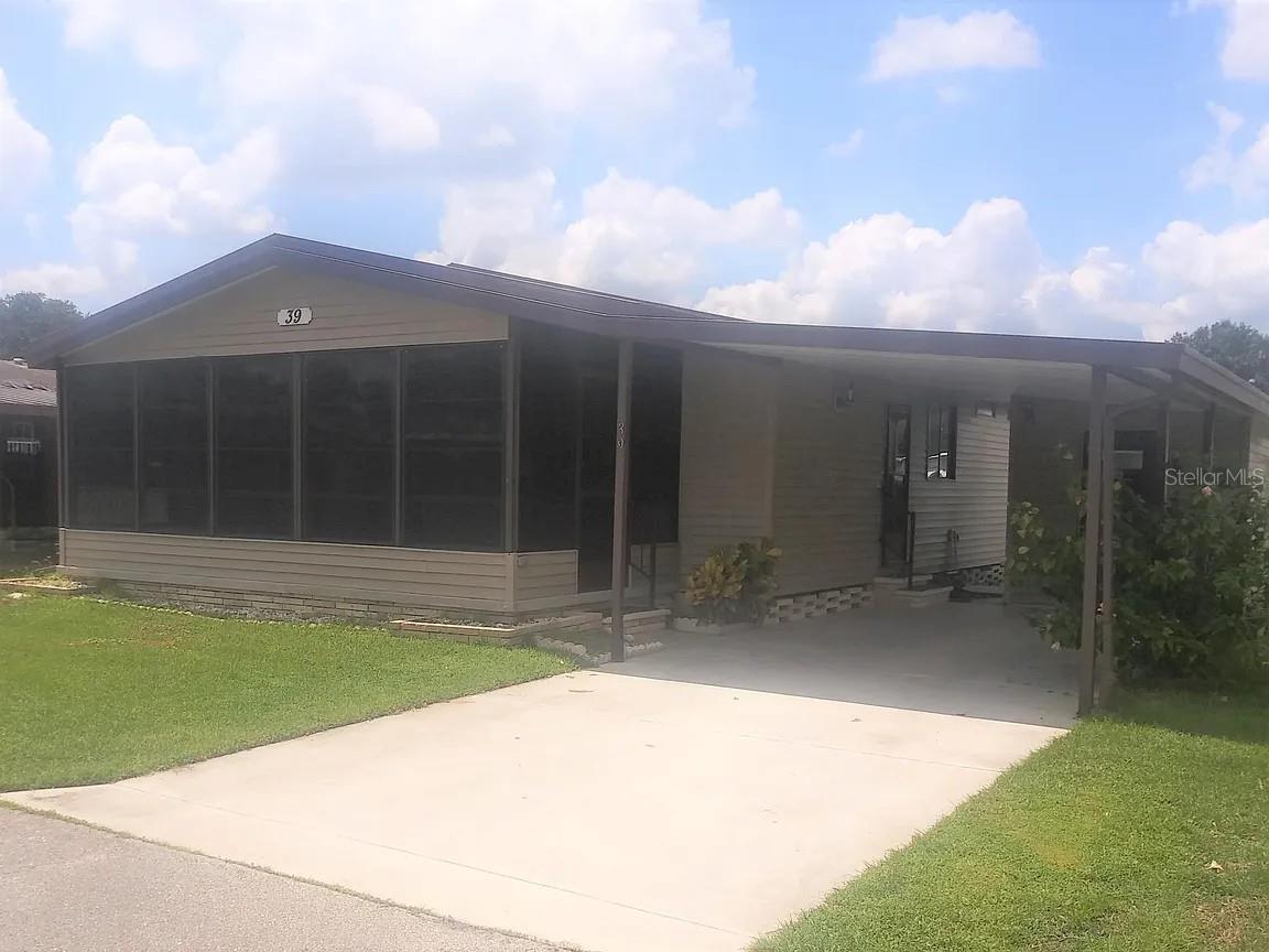 55+ AGE RESTRICTED COMMUNITY!SPACIOUS AND AFFORDABLE! LOCATED IN DESIREABLE FLORAL LAKES. This well kept 2BR/2BA mobile home has newer flooring and is freshly painted inside! Vaulted ceilings and gorgeous master bedroom with two closets, one is walk in plus a large master bath with double vanity, plus separate walk in shower and water closet. Second bedroom has walk in closet too! Step out of your front sliding door to enjoy the breezes on the screened in front porch. Floral Lakes offers community pool, lots of activities and HOA fee is included in your rent. Don't miss out on seeing this lovely home!
Owner pays HOA, tenant responsible for lawn maintenance, electricity and water. NO SMOKING!