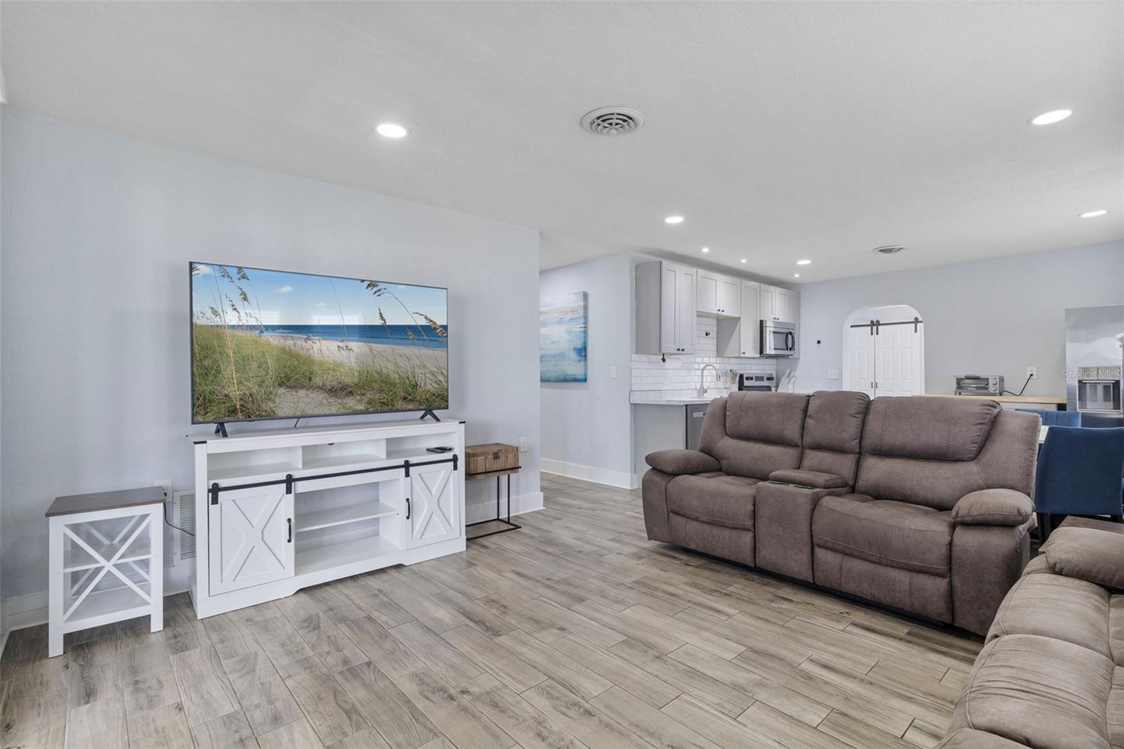 PLAMORE SUB - Residential