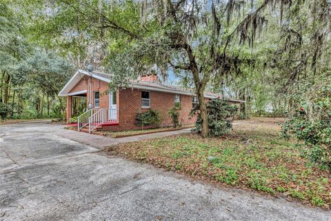 Photo of 157 State Road 20, Palatka, FL 32177 (MLS # O6374599)
