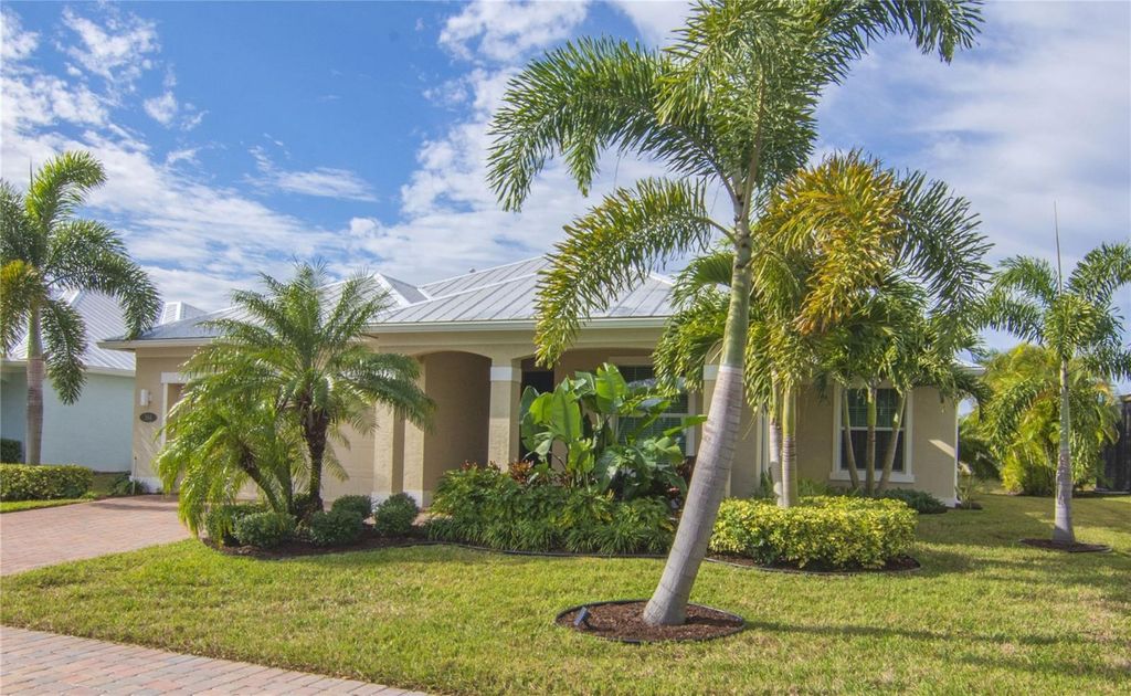 Photo of 394 11th Square SW, Vero Beach, FL 32962 (MLS # O6349400)