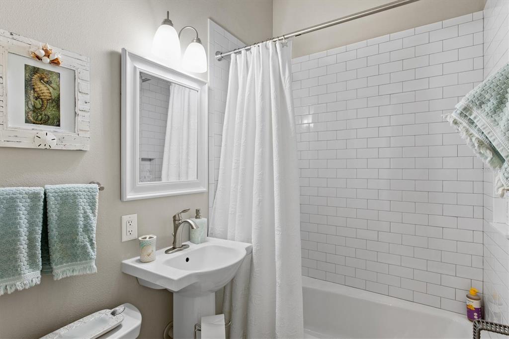 HARTLAND PARK - Residential Lease