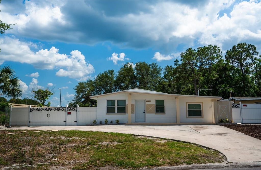 Photo of 6002 W Clifton Street, Tampa, FL 33634 (MLS # TB8510401)