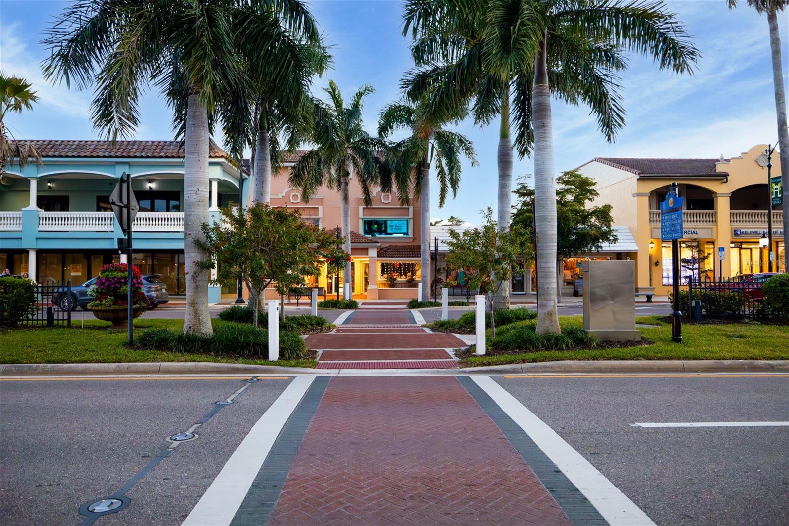 VENICE GARDENS - Residential Lease