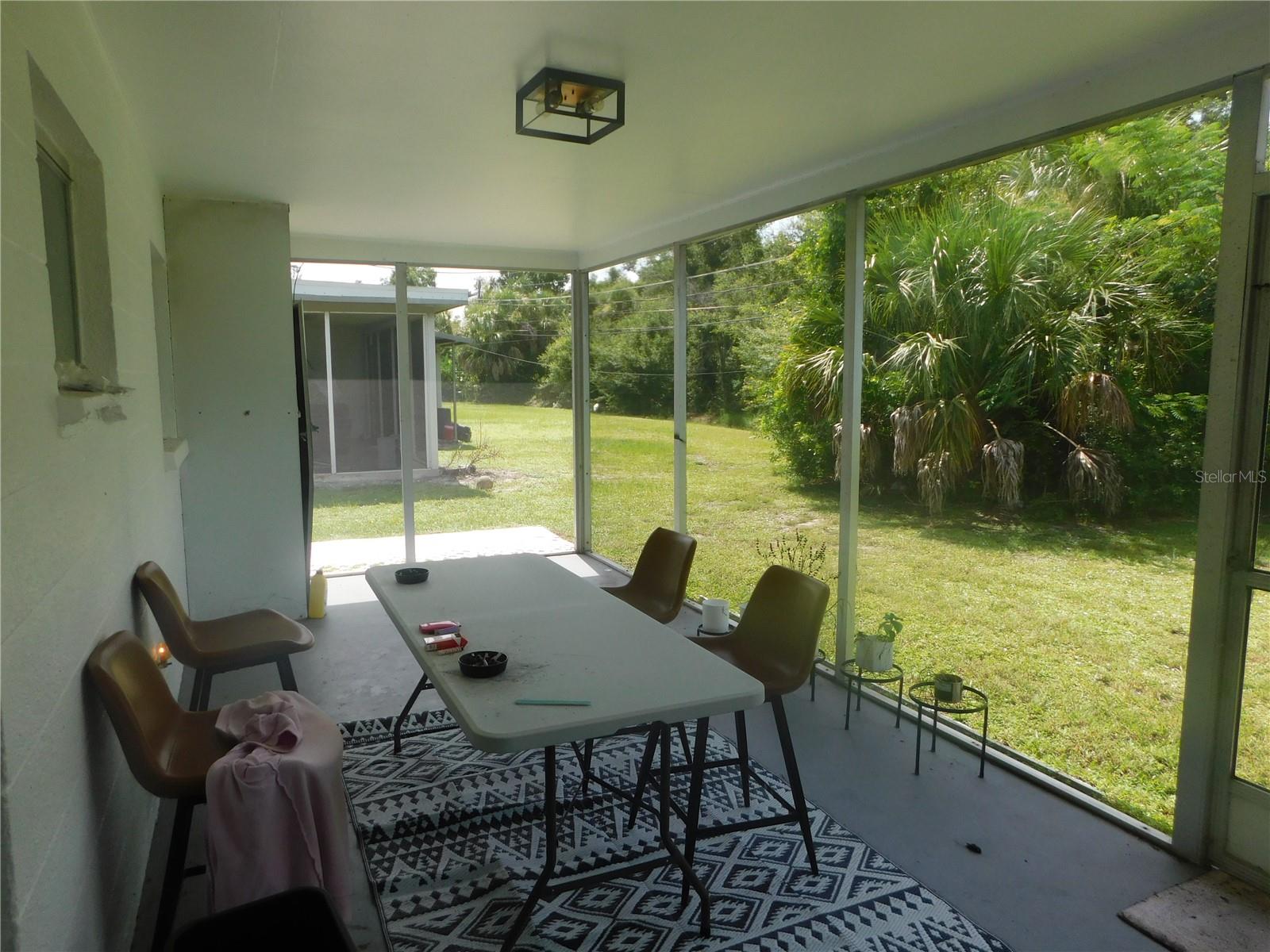 VENICE GARDENS - Residential Lease