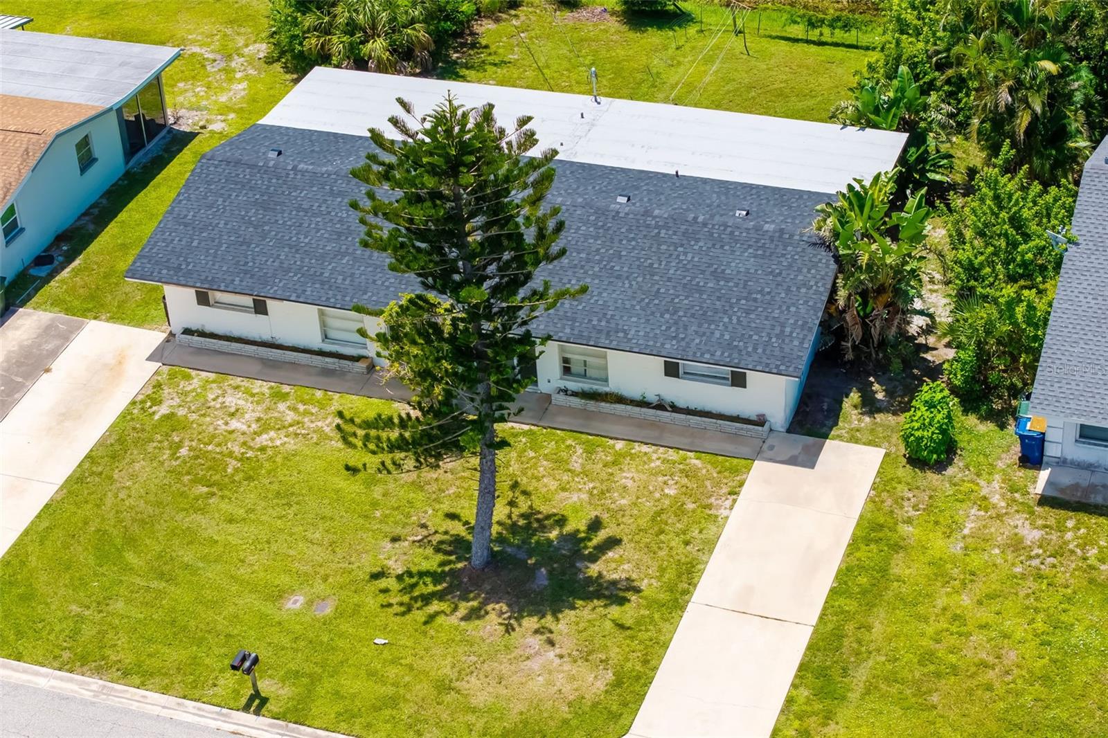 VENICE GARDENS - Residential Lease