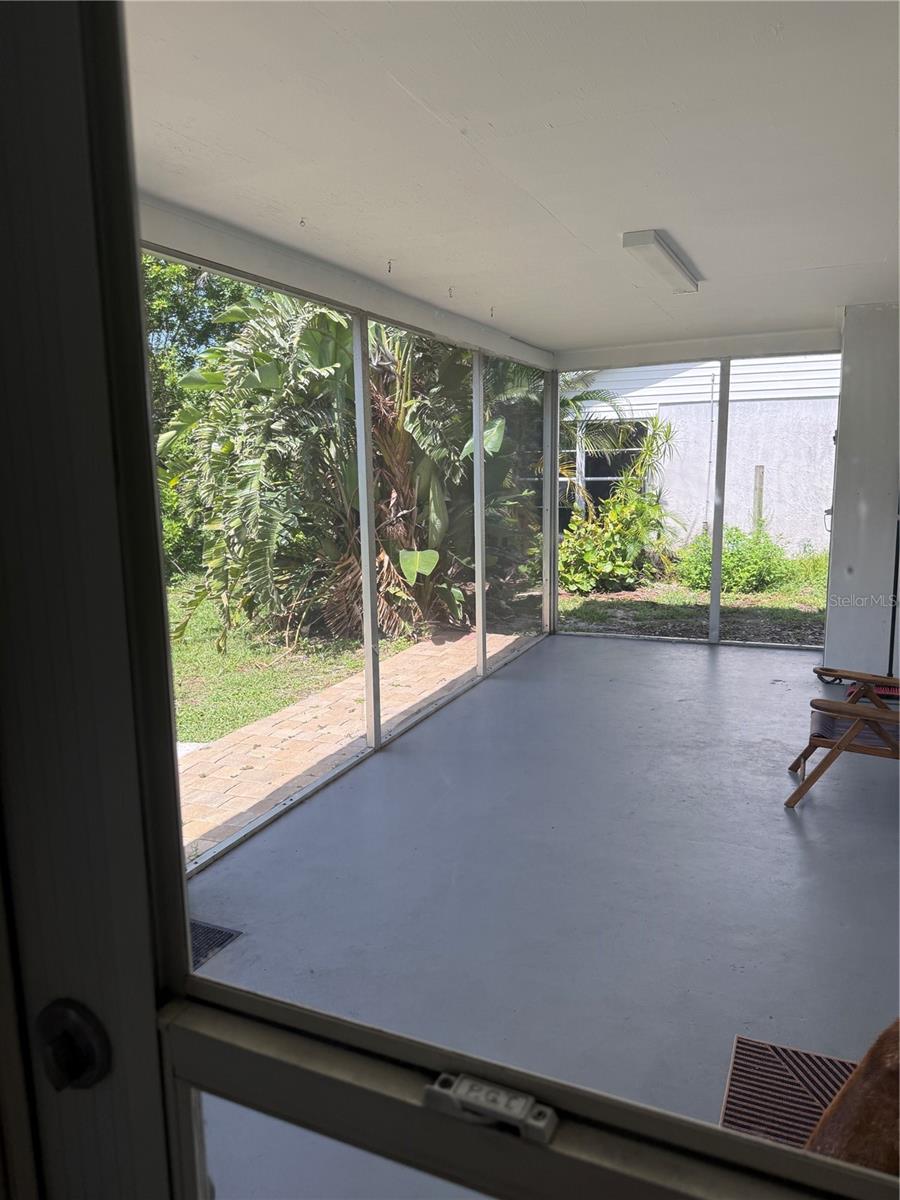VENICE GARDENS - Residential Lease