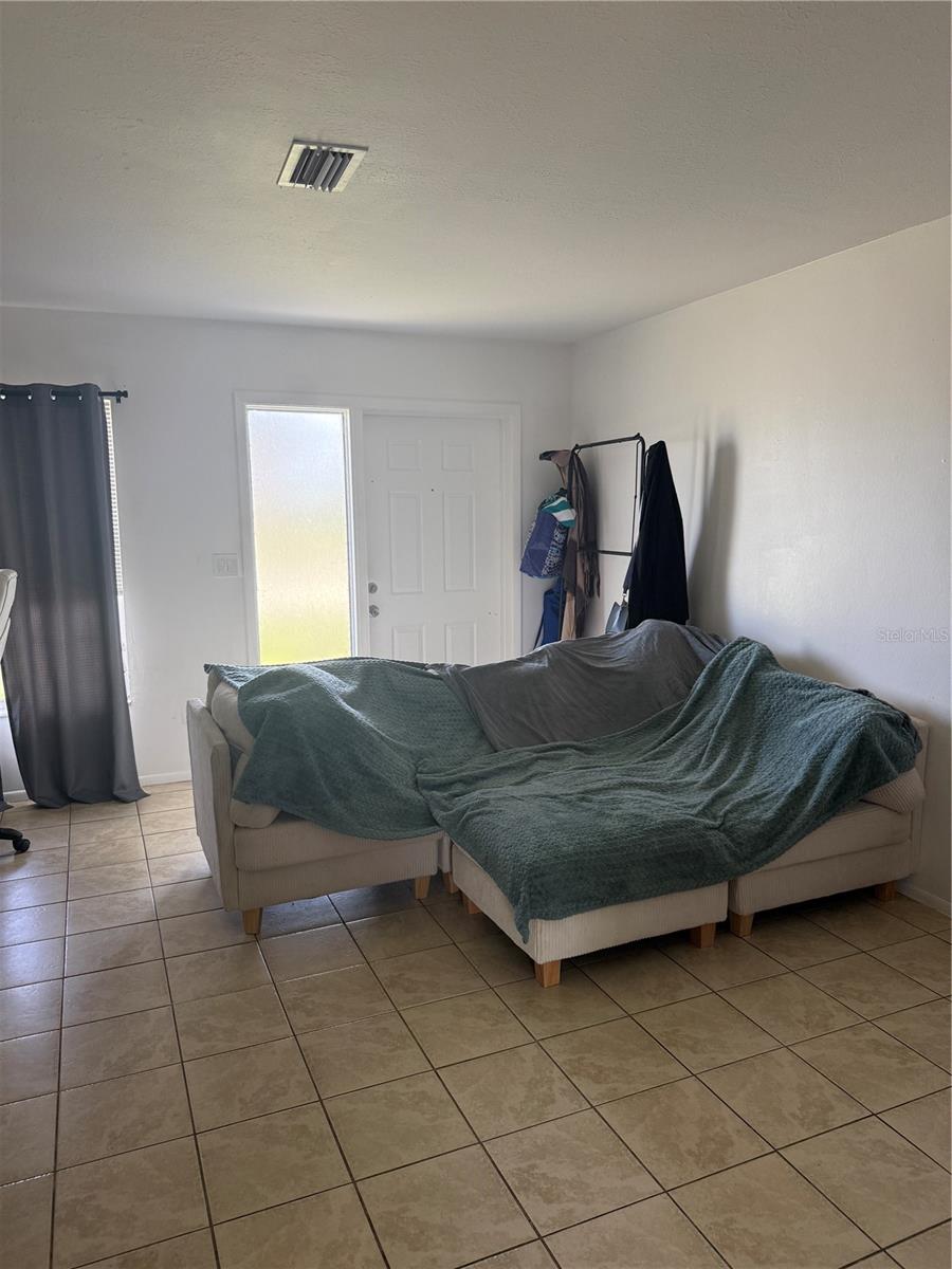 VENICE GARDENS - Residential Lease