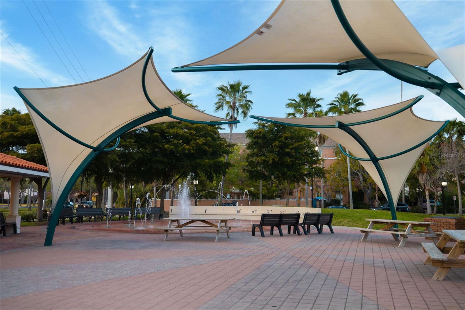 VENICE GARDENS - Residential Lease
