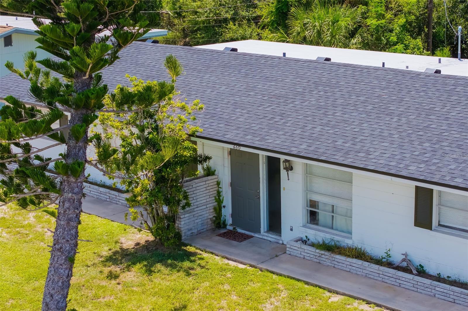 VENICE GARDENS - Residential Lease