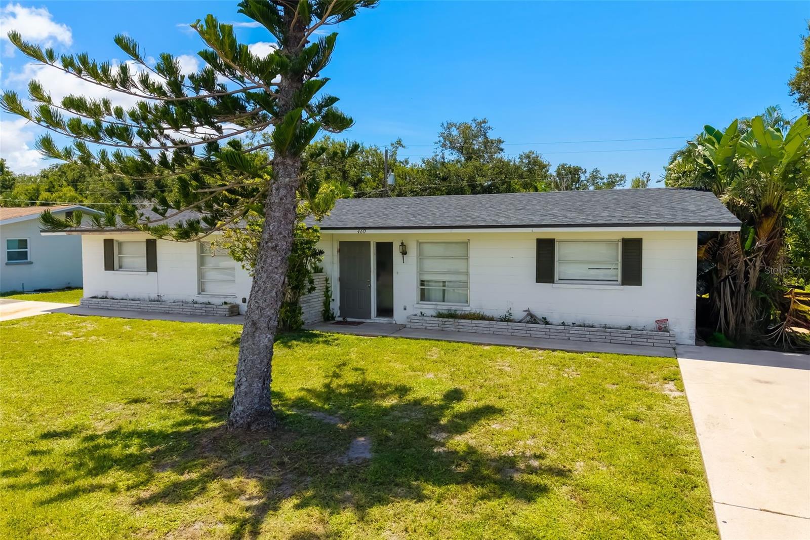 VENICE GARDENS - Residential Lease