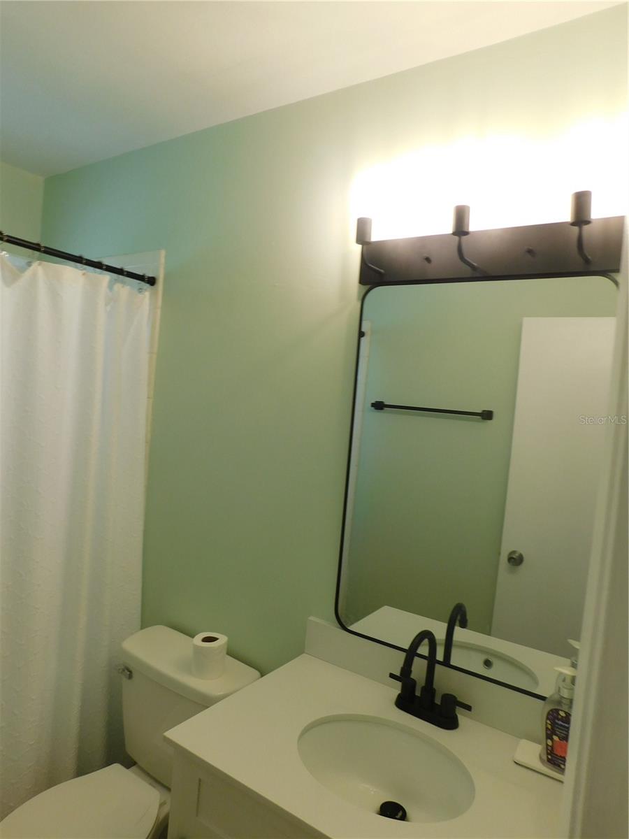 VENICE GARDENS - Residential Lease