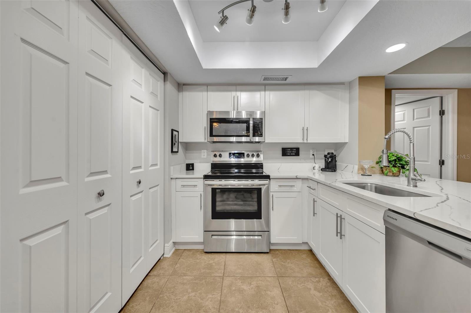 SUN BAY CLUB CONDO - Residential