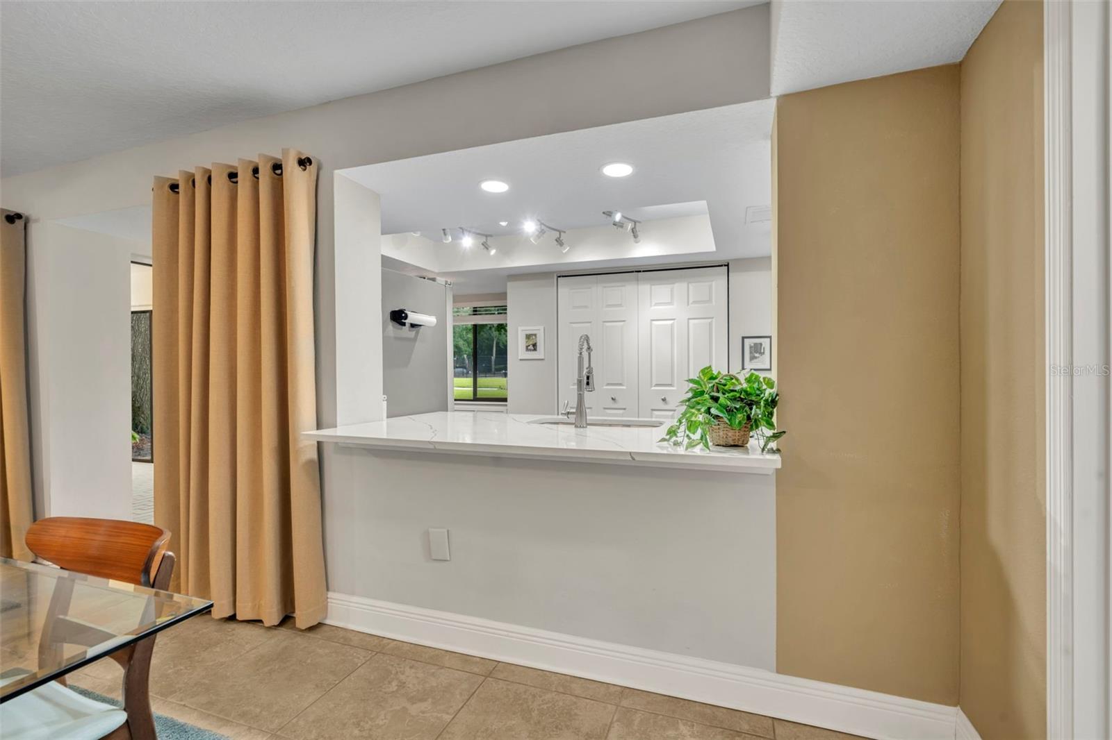 SUN BAY CLUB CONDO - Residential