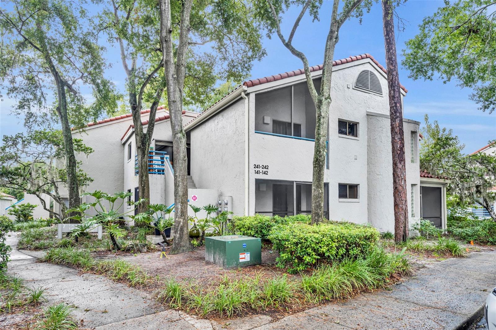 This beautifully updated 1st floor 3-bedroom, 2-bathroom condo offers comfort, style, and a rear pond view in a peaceful, wooded community.
Step inside to find a spacious living area featuring a cozy fireplace and adjoining dining space, perfect for entertaining or relaxing. The updated kitchen has sleek quartz countertops, stainless steel appliances, and a charming breakfast nook. Both bathrooms have been tastefully remodeled, with the guest bedrooms connected by a convenient Jack-and-Jill bath.
Flooring throughout the home includes elegant 18” tile in the main living spaces, luxury vinyl in the bedrooms and guest bath, and timeless finishes that add warmth and durability. The glass-enclosed back porch offers year-round enjoyment with calming water views, an ideal spot for morning coffee or evening unwinding.
This secluded community offers a natural setting with mature trees and calming water views, while still being close to dining, shopping, and all that Maitland and Winter Park have to enjoy.
ROOF 2024, HVAC 2022 AND FRONT DOOR 2022.
Don’t miss the opportunity to make this stylish retreat your new home! Schedule your showing today!