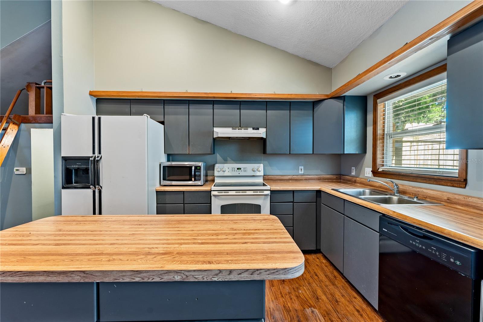 HOMOSASSA TOWN - Commercial Sale