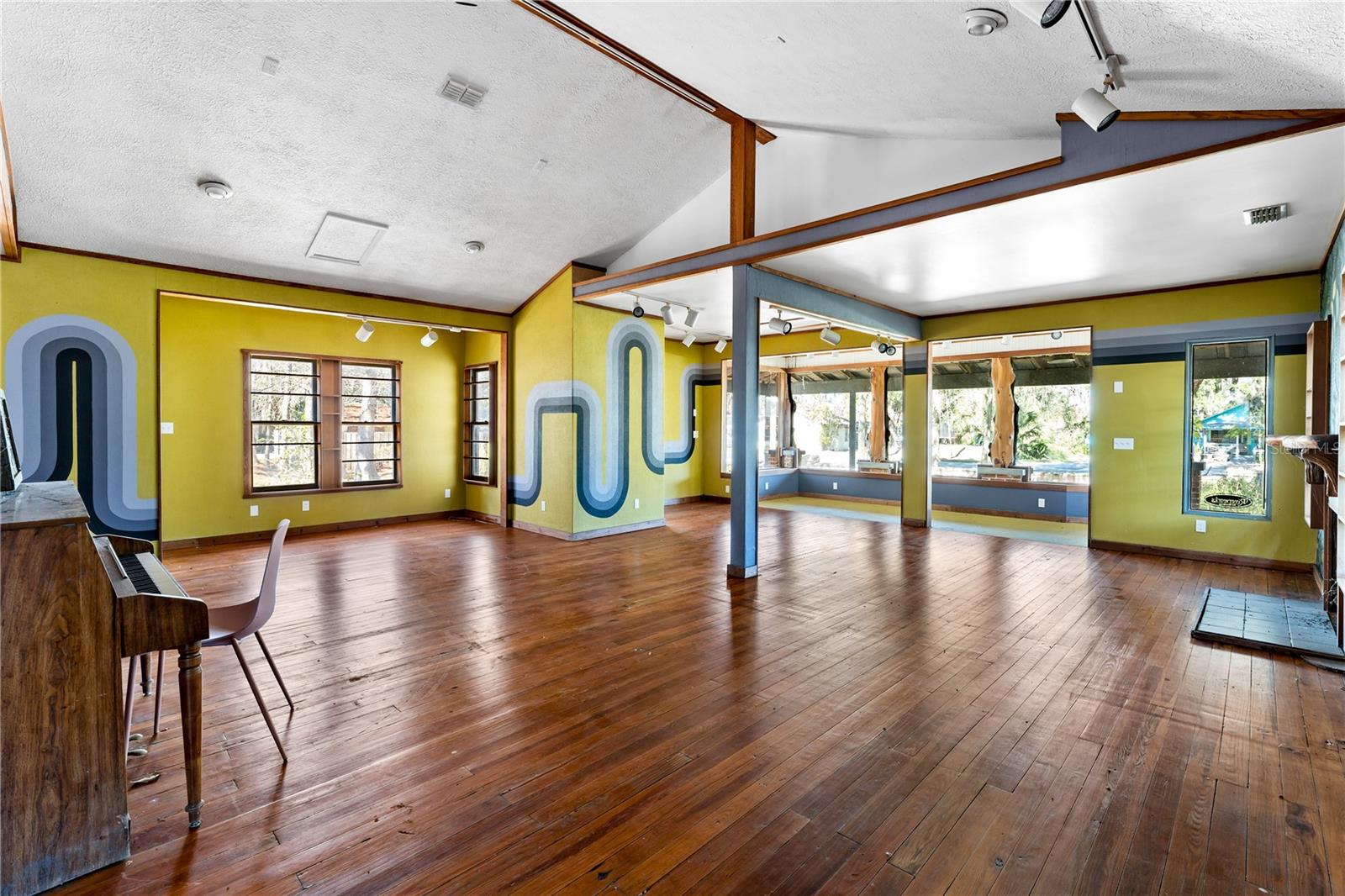 HOMOSASSA TOWN - Commercial Sale