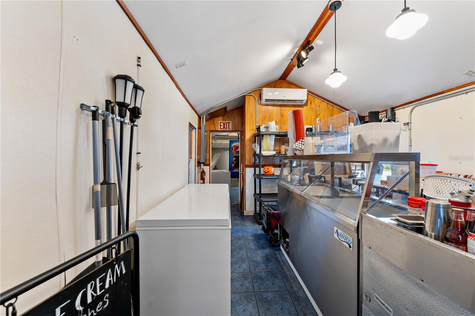 HOMOSASSA TOWN - Commercial Sale