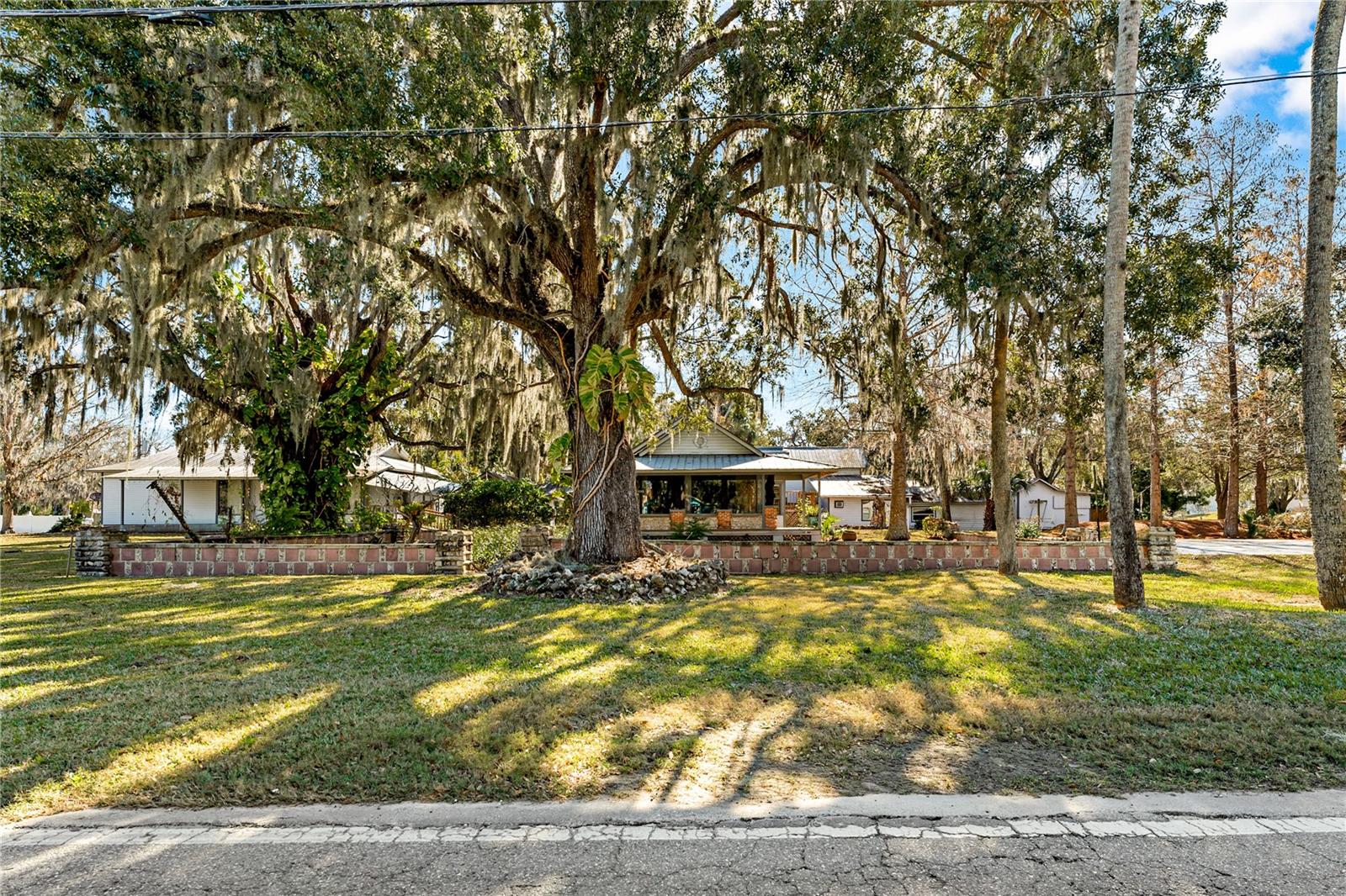 HOMOSASSA TOWN - Commercial Sale