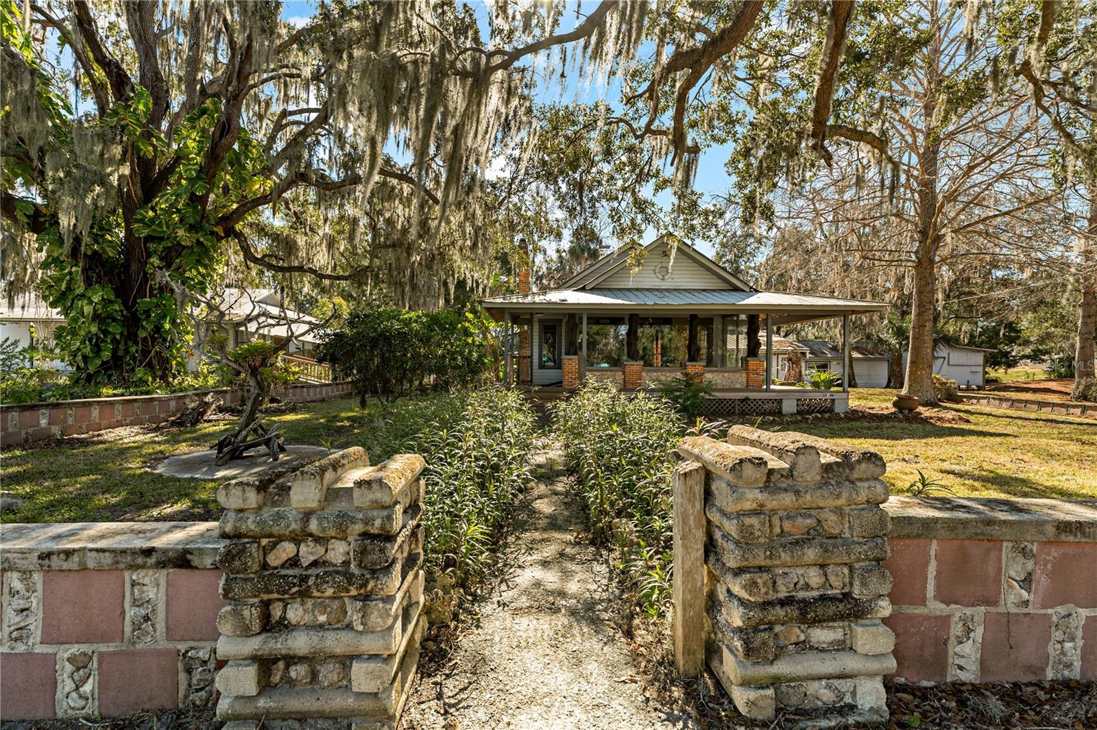 HOMOSASSA TOWN - Commercial Sale