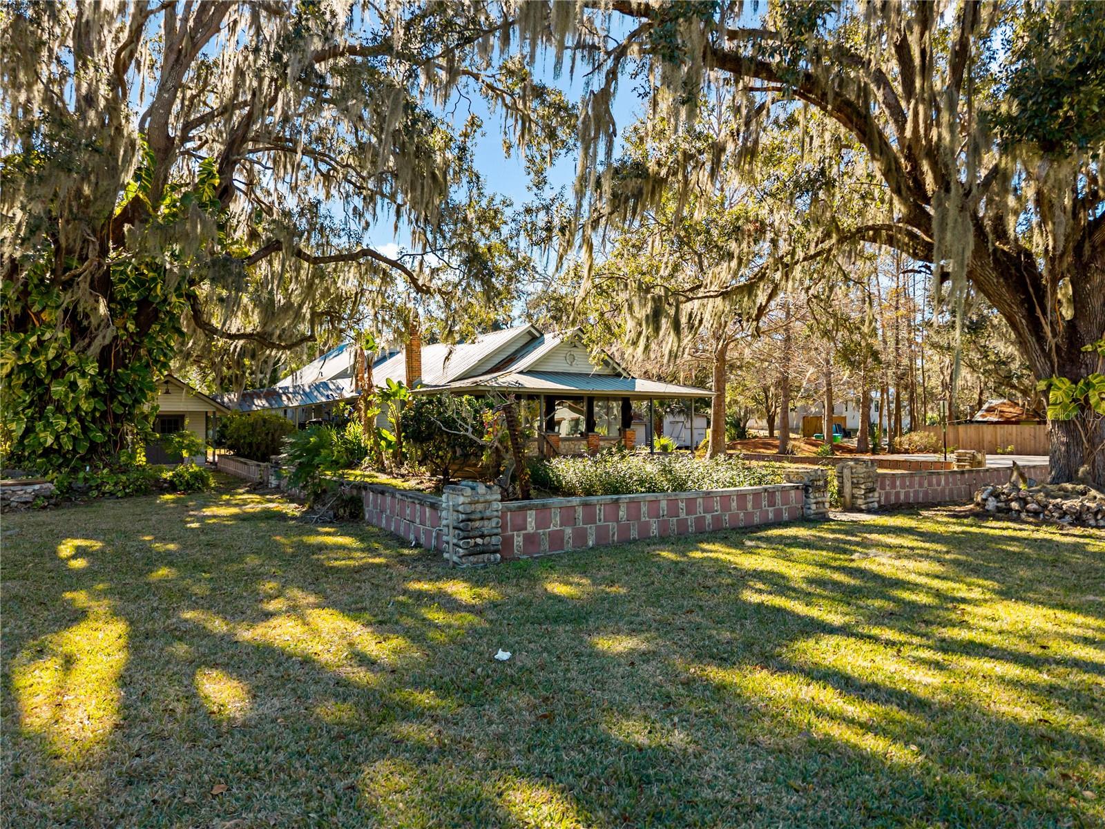 HOMOSASSA TOWN - Commercial Sale