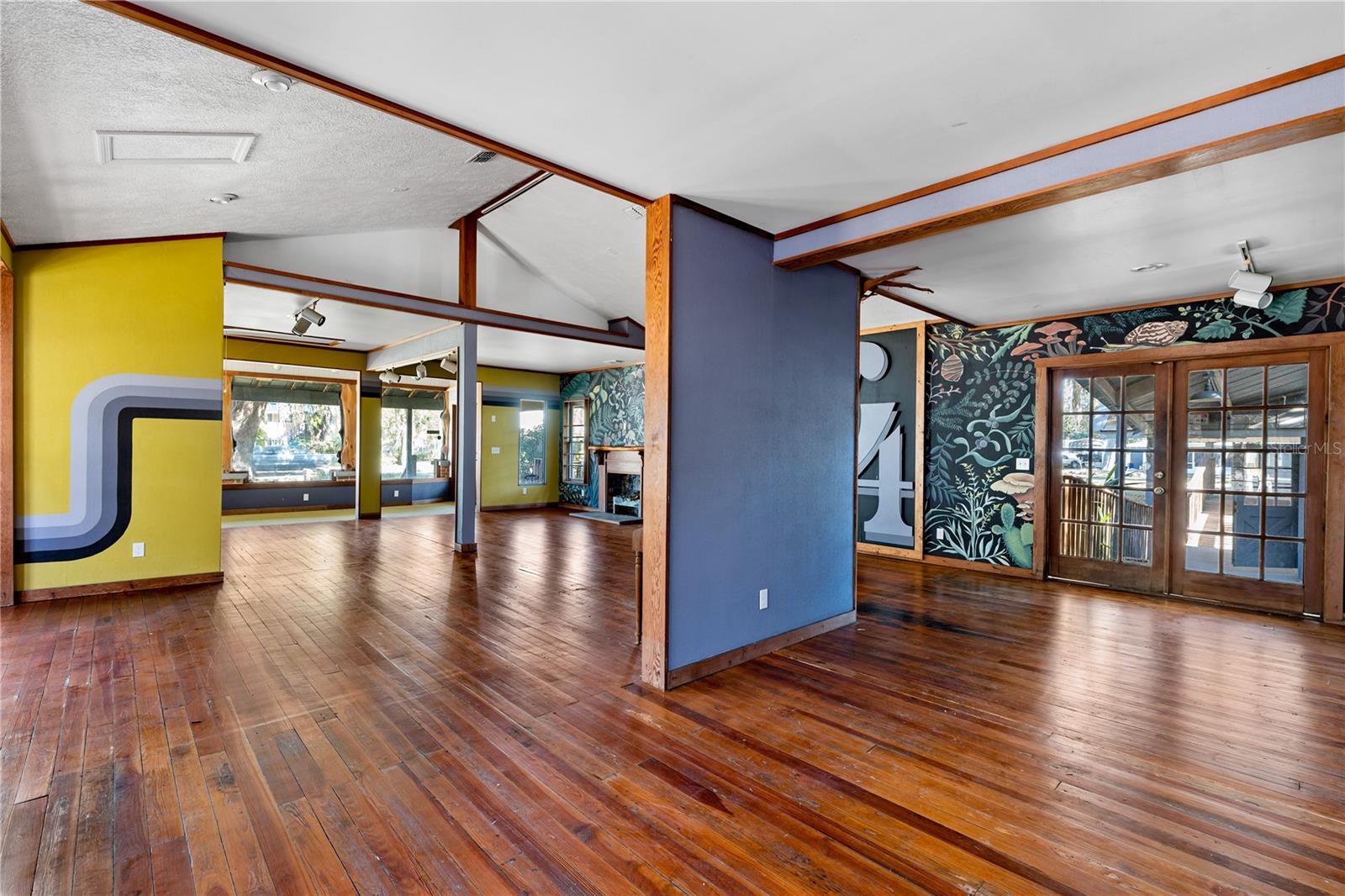 HOMOSASSA TOWN - Commercial Sale