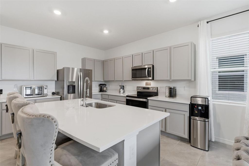 Photo of 444 Mangrove Shade Circle, Apollo Beach, FL 33572 (MLS # TB8502893)