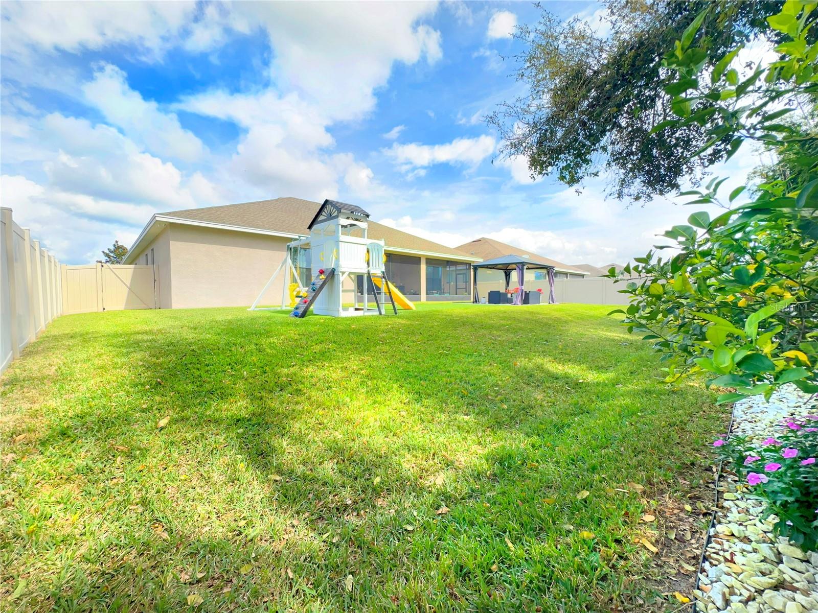 TUSCANY WOODS - Residential