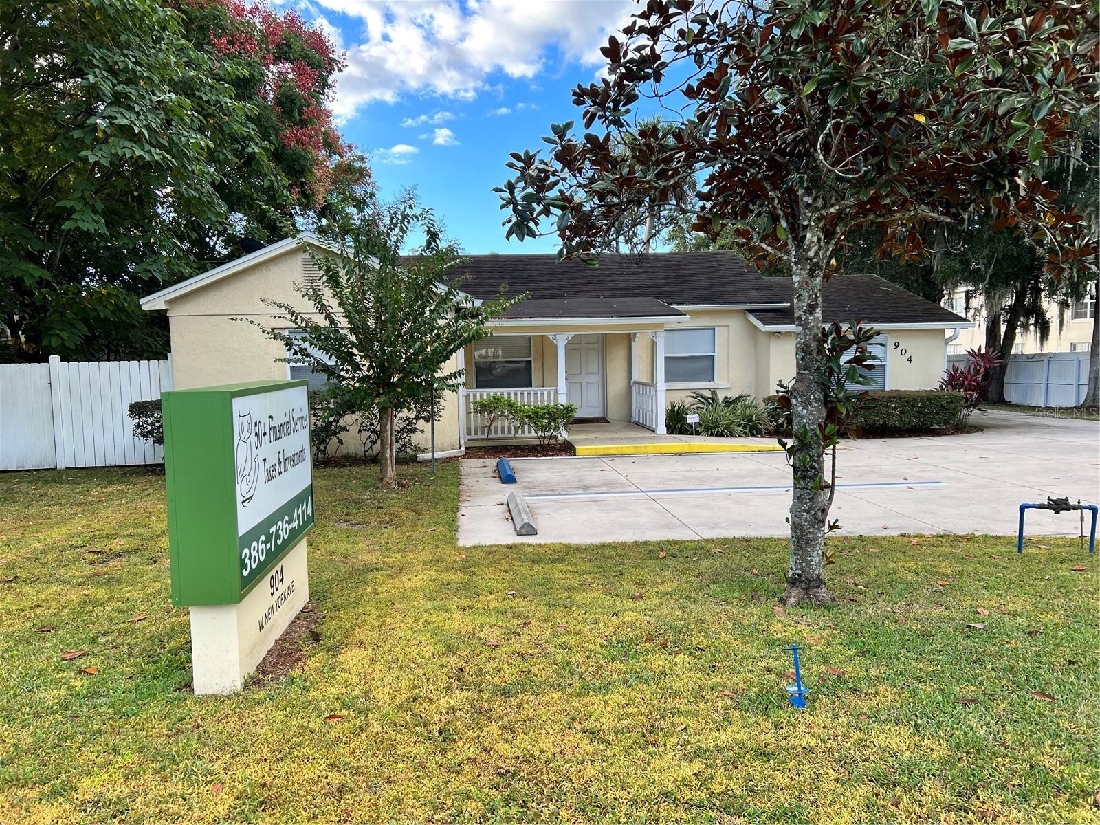 Under contract-accepting backup offers. Turn Key Professional Office. For Sale or Lease . The space is configured for 2 - 3 Offices, Conference room, Break Room. Workstatic Hardwood, Tile, Laminate Flooring, A/C and Hot Water heater were new in 2015. Accessible Parking-1, Parking Other-3 and Direct access to DeLand Major Roads. Ready to Move Office? Must See! All Information is intended to be accurate but not guaranteed. ...Priced To Sell. Seller Motivated!!!!
