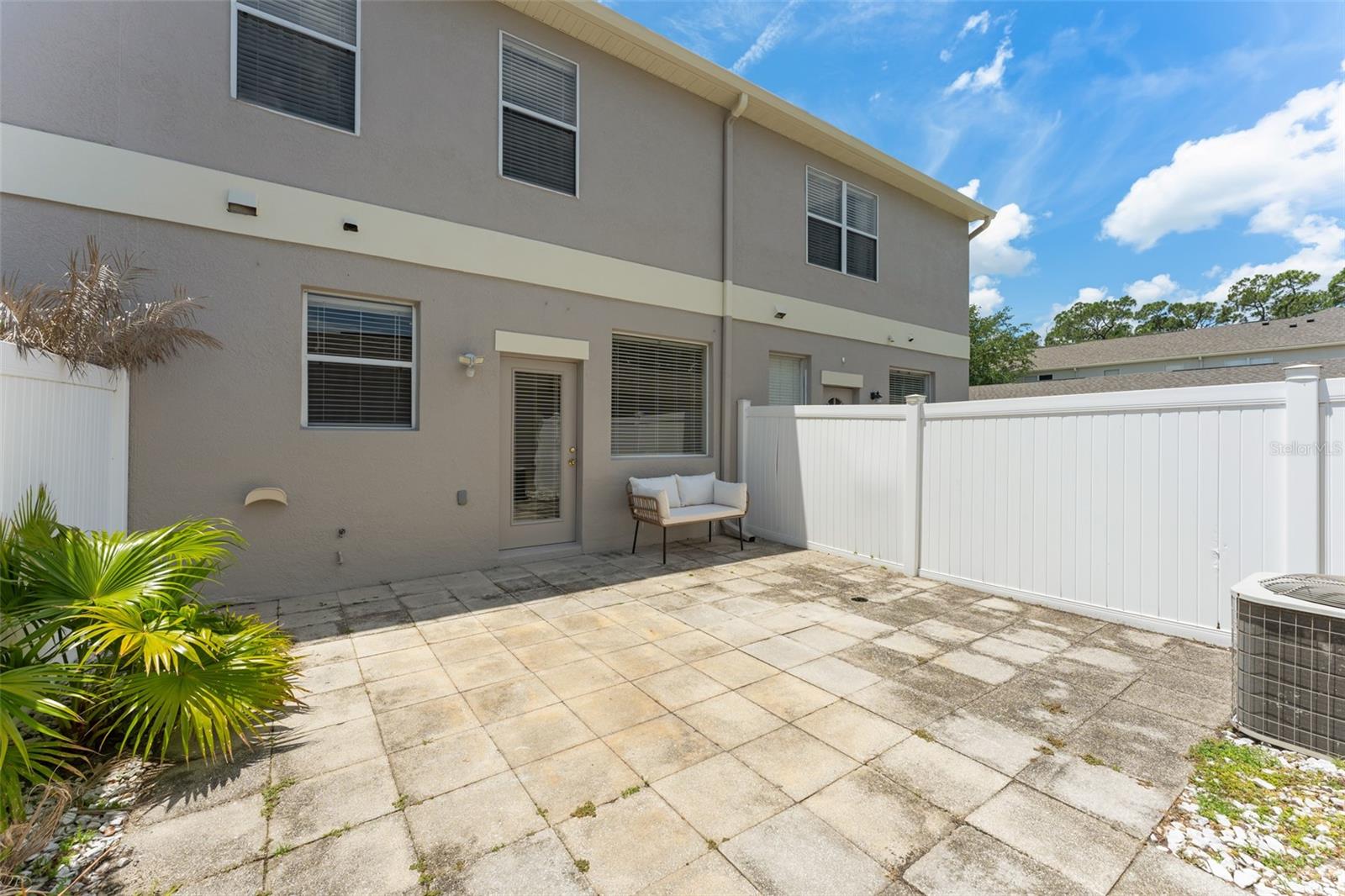 LAKES OF WINDERMERE - LAKE REAMS TOWNHOMES - Residential