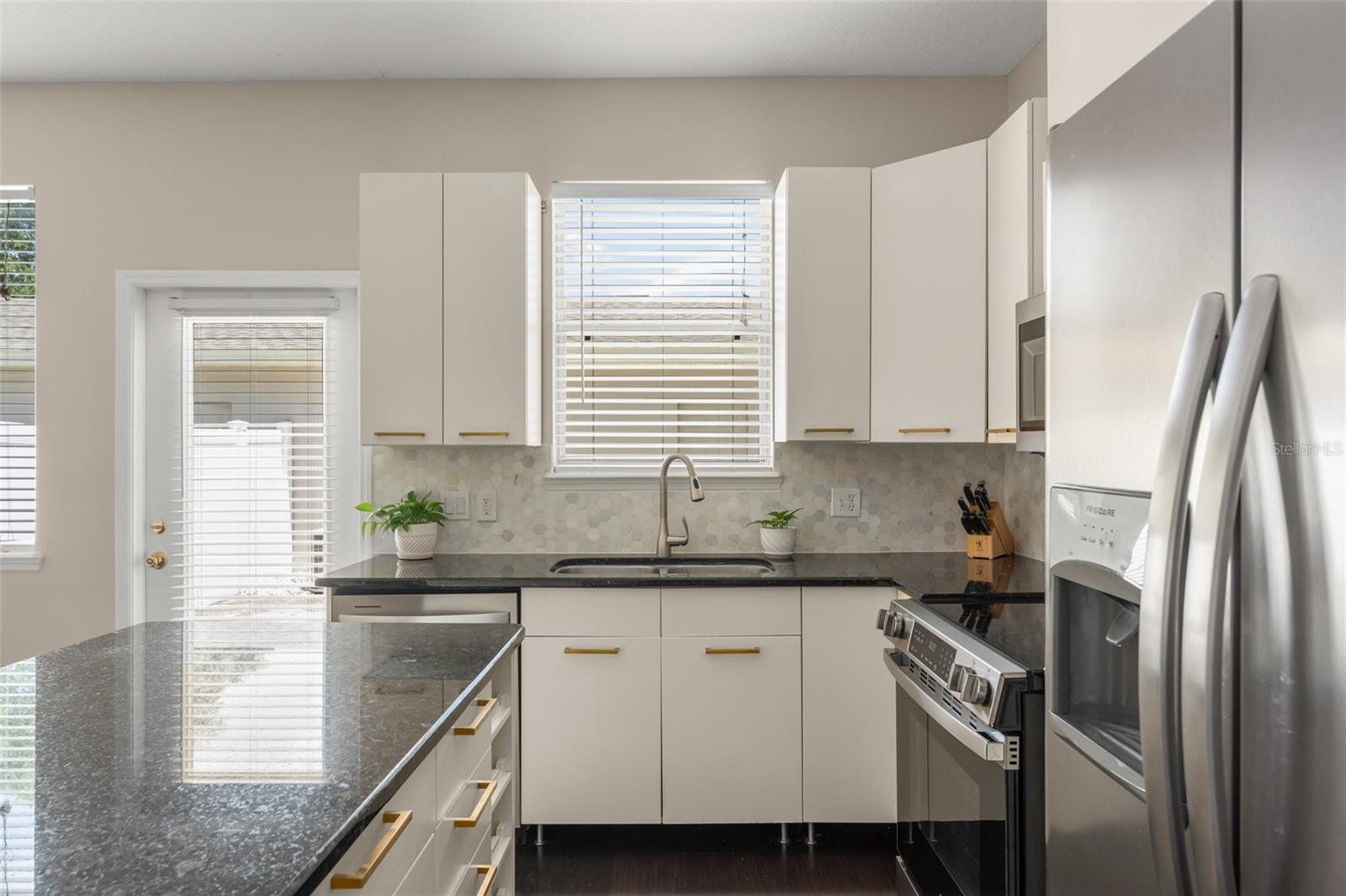 LAKES OF WINDERMERE - LAKE REAMS TOWNHOMES - Residential