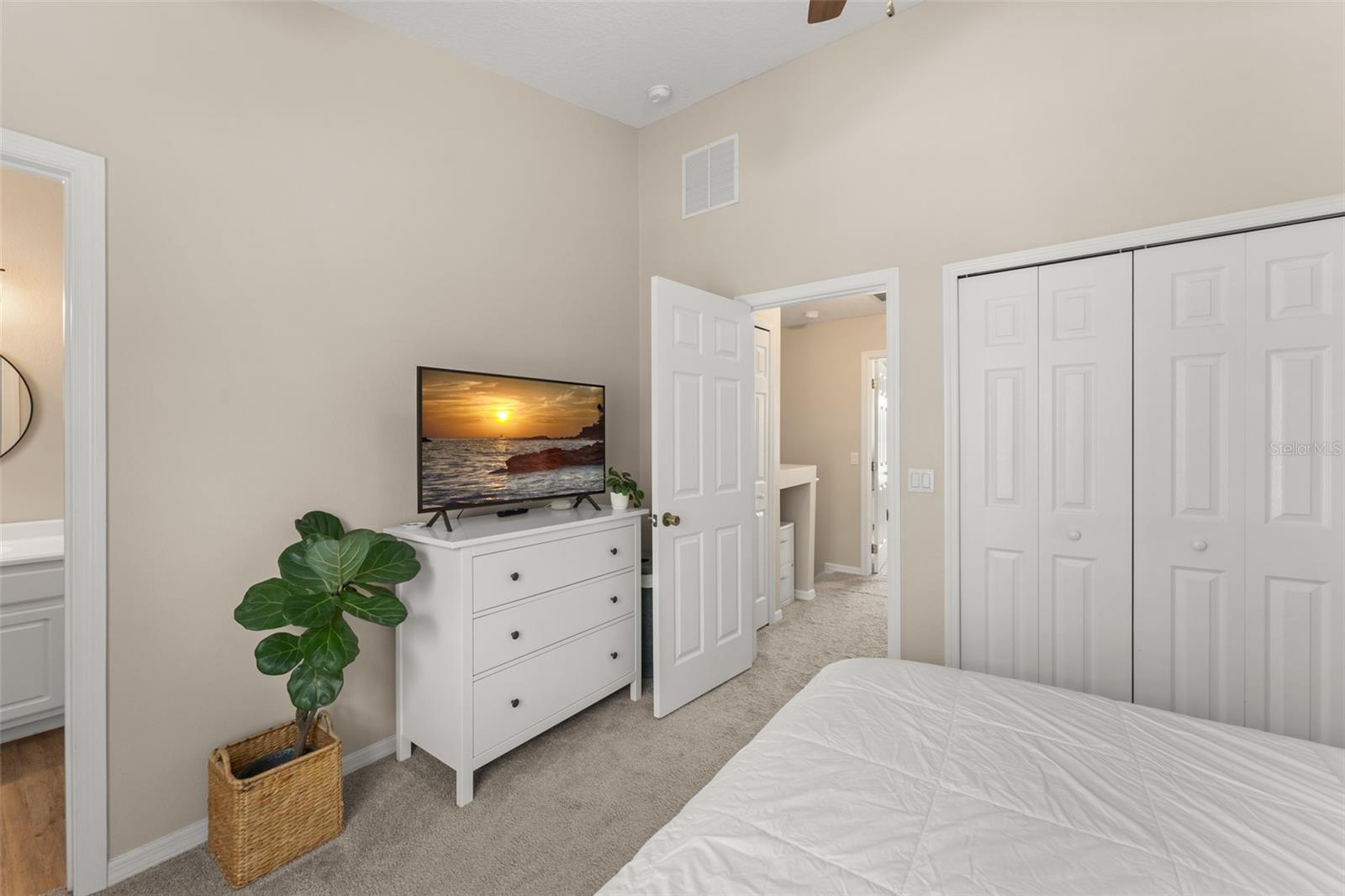 LAKES OF WINDERMERE - LAKE REAMS TOWNHOMES - Residential
