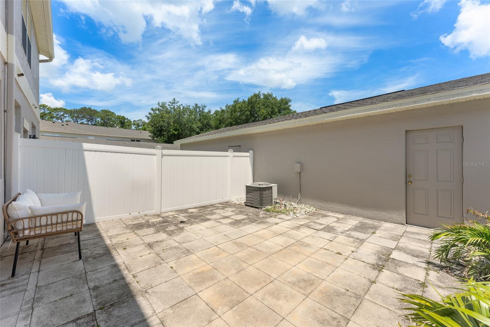 LAKES OF WINDERMERE - LAKE REAMS TOWNHOMES - Residential