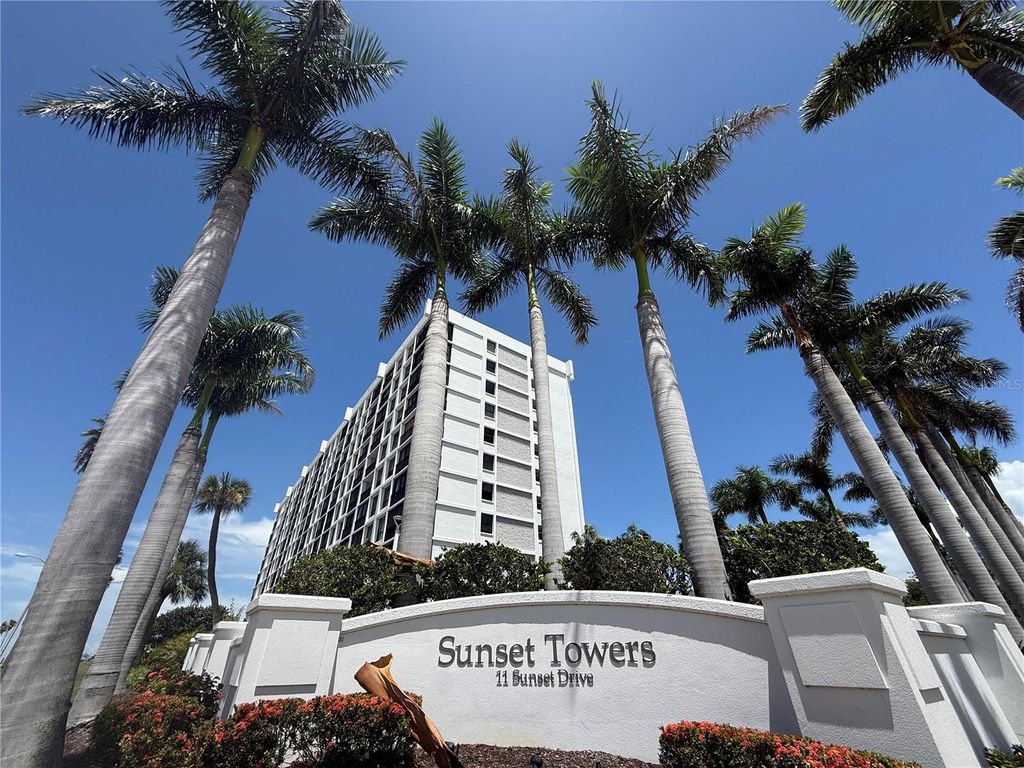 Photo of 11 Sunset Drive #502, Sarasota, FL 34236 (MLS # A4660199)
