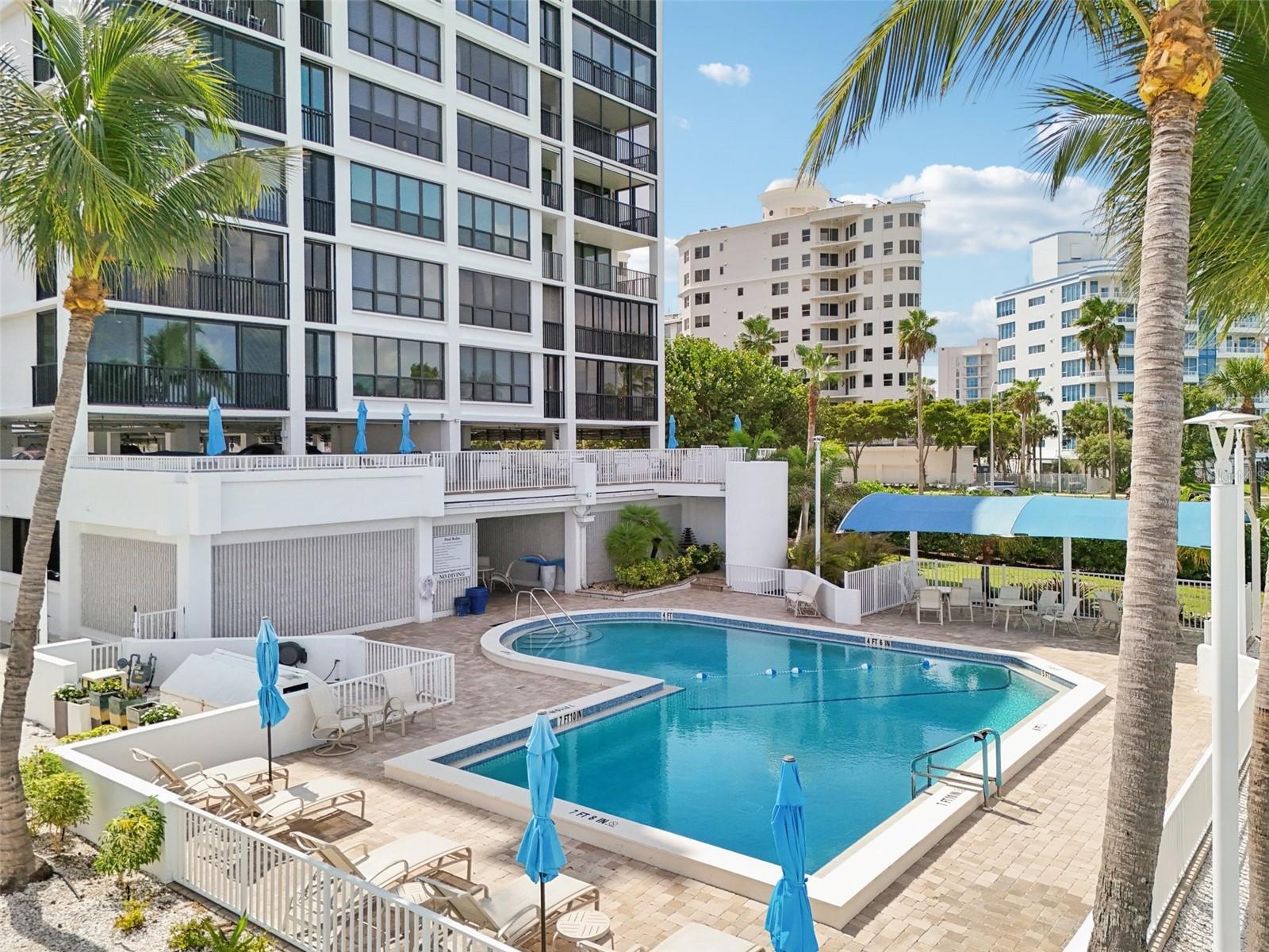 SUNSET TOWERS - Residential