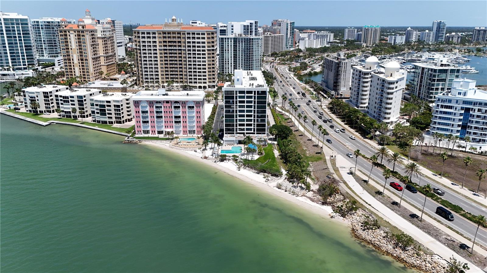 SUNSET TOWERS - Residential
