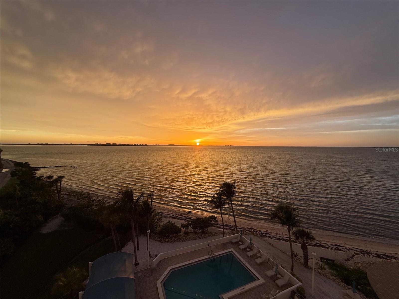 11 SUNSET DRIVE 502