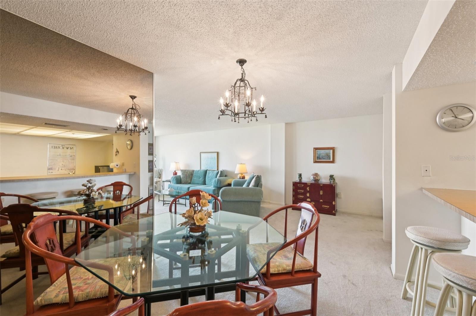 SUNSET TOWERS - Residential