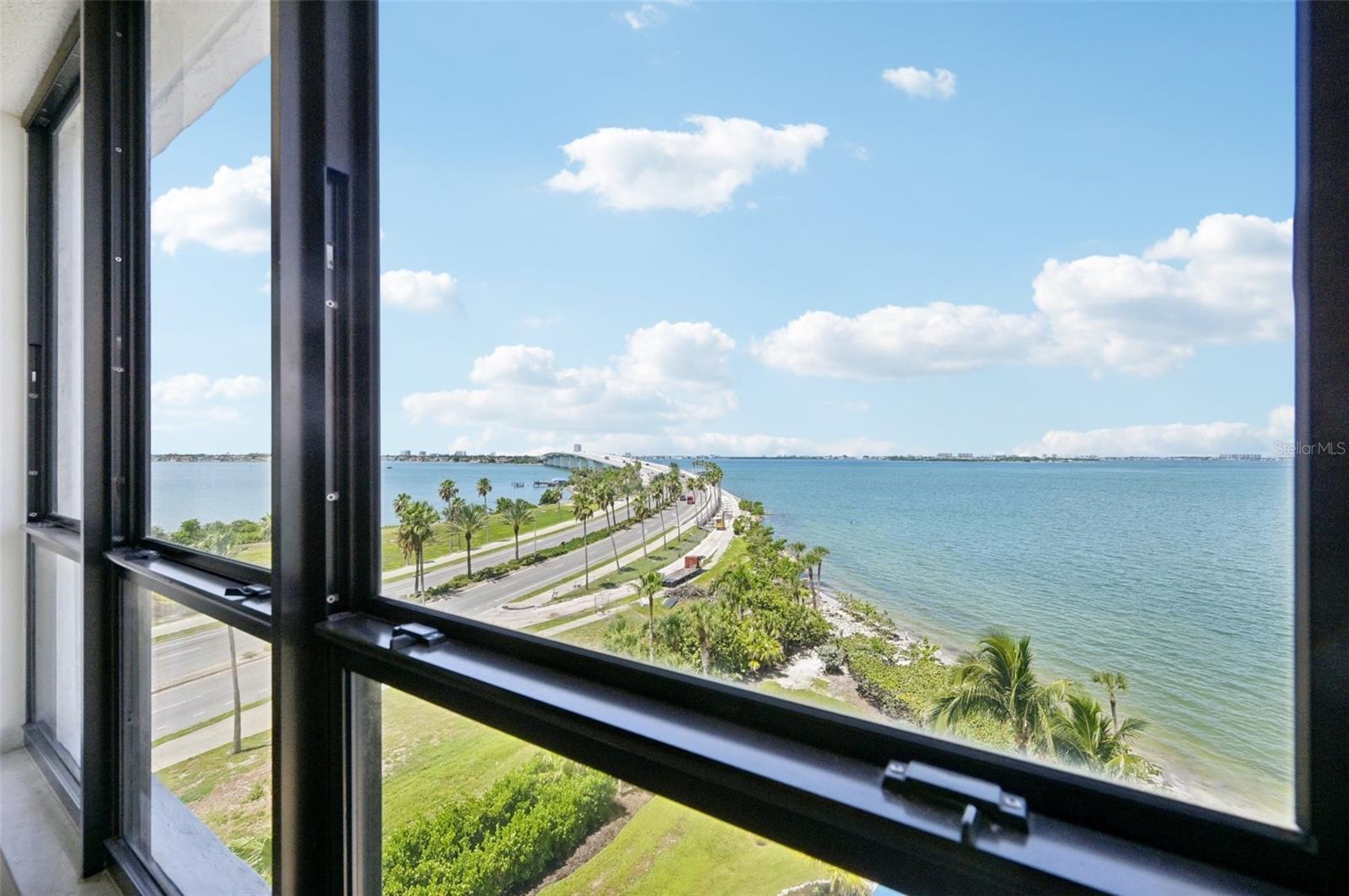 SUNSET TOWERS - Residential