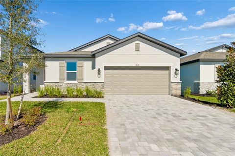 Photo of 4614 Outhaul Run, Palmetto, FL 34221 (MLS # R4910428)