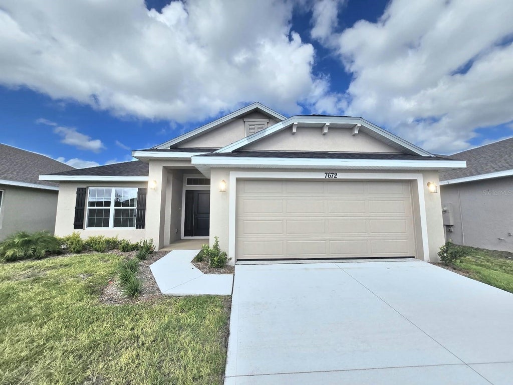 Photo of 7672 Bent Tree Loop, Saint Cloud, FL 34773 (MLS # O6450740)