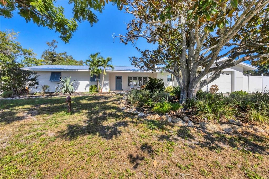Photo of 2149 Wason Road, Sarasota, FL 34231 (MLS # A4682139)