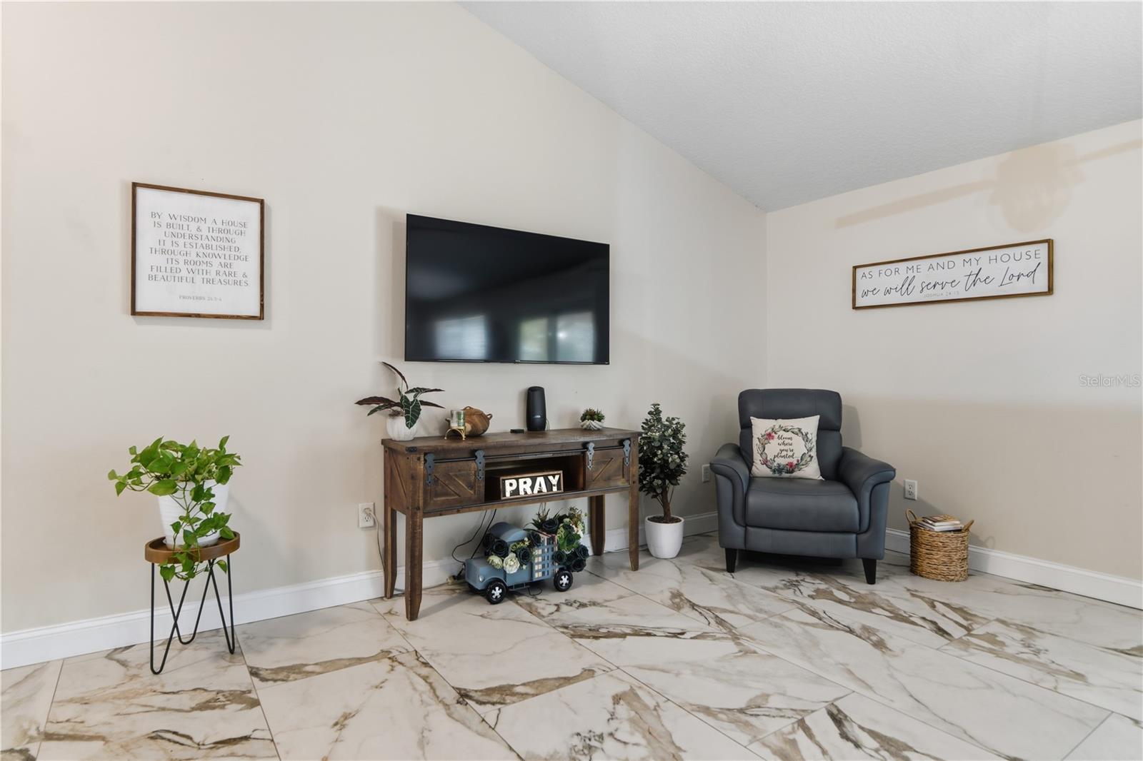2337 RABENTON ROAD
