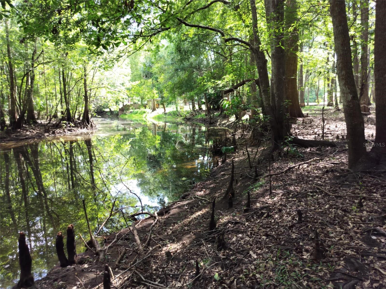 SHERWOOD FOREST UNREC - Land